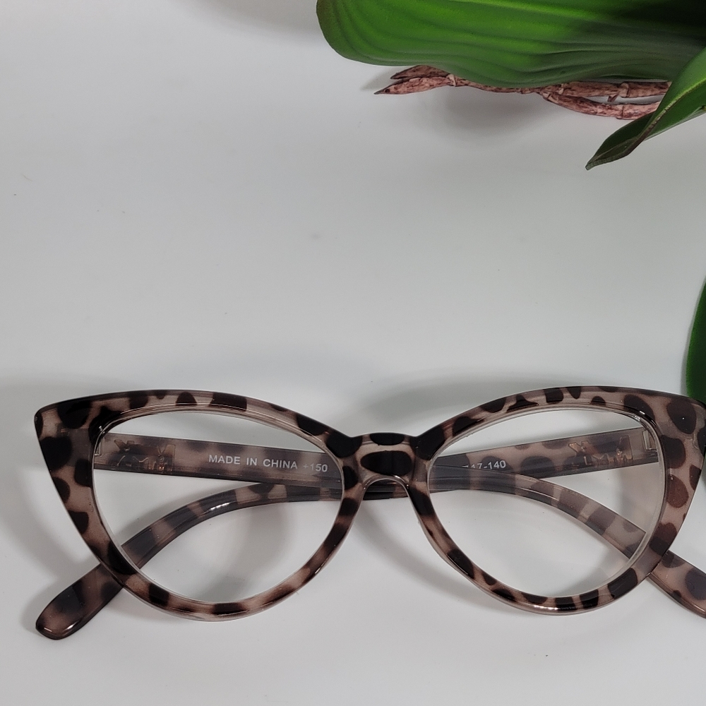 Giraffe Print Cat Eye Reader - Picture 7 of 7
